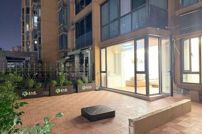 Spacious 2BR Apartment near North Sichuan Rd Metro with Terrace (L4/L10)