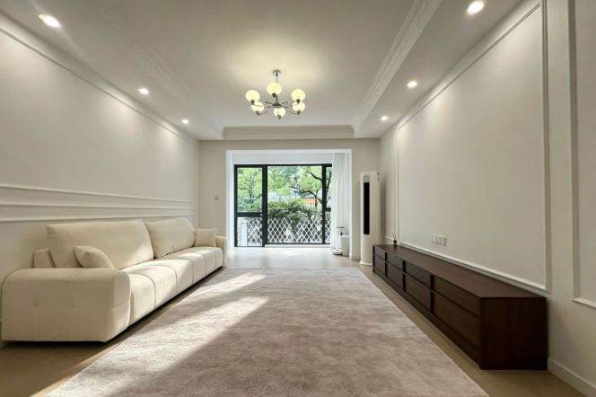 Spacious 2BR Apartment near Longde Rd Metro with Floor-to-Ceiling Windows (L11/L13)