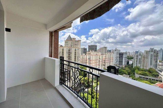 High-Floor Spacious 2BR Apartment at Hanlin Mansion