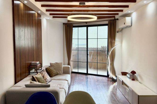 1BR Lane House near Jiashan Rd Metro