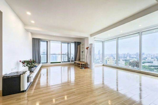 High-Floor 4BR Apartment in Xujiahui with Floor-to-Ceiling Windows (L1/L9/L11)