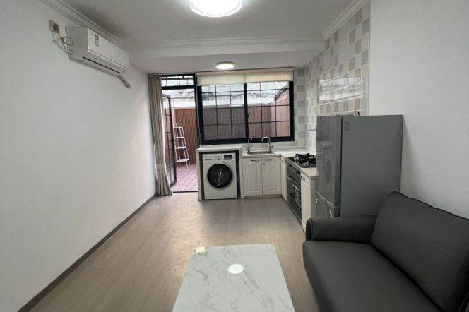 1BR Apartment in Old Xuhui with Terrace (L10)