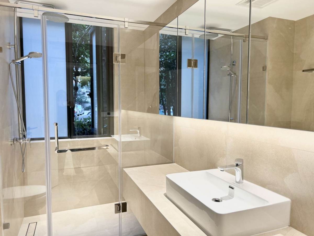 Housing image — Bathroom