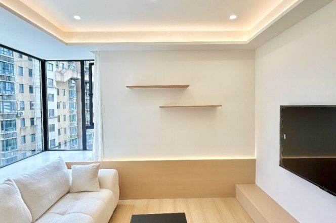 2BR Apartment in Gubei with Floor-to-Ceiling Windows (L2)