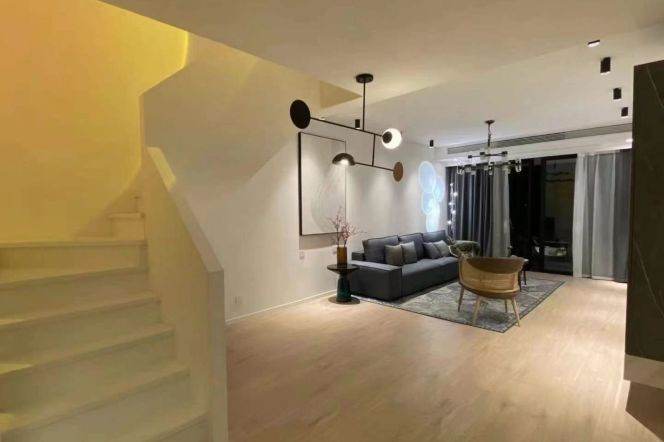 4BR Apartment in Jing'an with Floor-to-Ceiling Windows (L14)