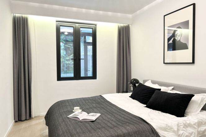 3BR Apartment near Xujiahui Metro with Green View (L3/L4/L9)