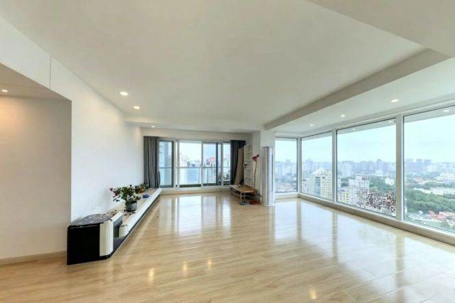 High-Floor 4BR Apartment in Xujiahui with Floor-to-Ceiling Windows (L1/L9/L11)
