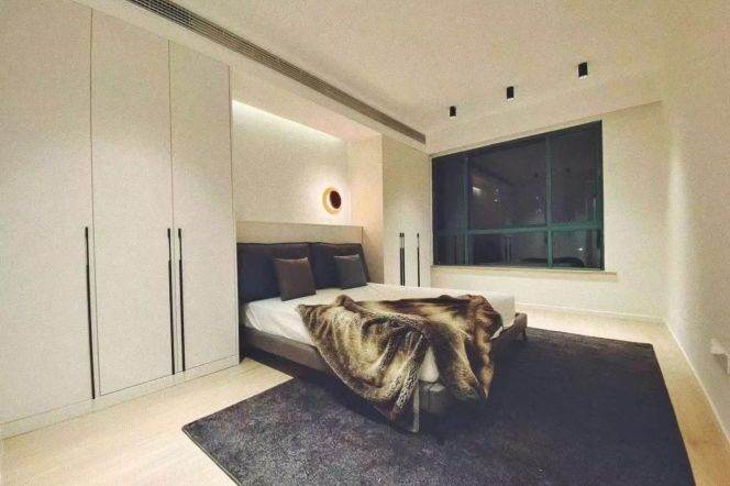 4BR Apartment in Jing'an with Floor-to-Ceiling Windows (L14)