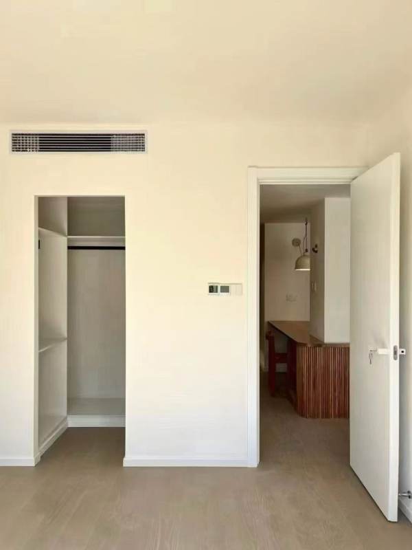 Housing image — Bedroom