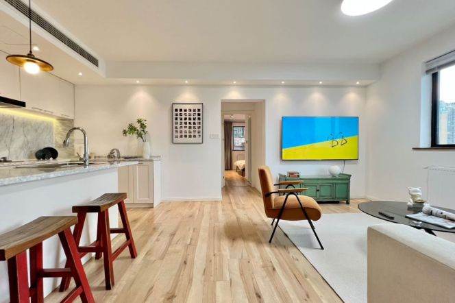 High-Floor 3BR Apartment near Nanjing Xi Lu (L2/L12/L13)