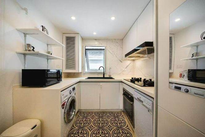 Spacious High-Ceiling 3BR Lane House in Old Xuhui with Terrace