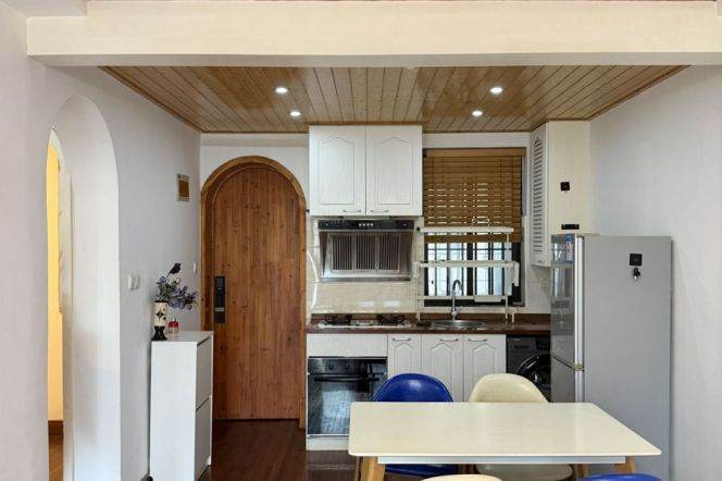 1BR Lane House near Jiashan Rd Metro