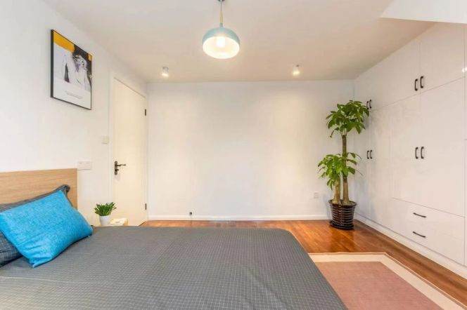 High-Ceiling 1BR Heritage Apartment in Jing'an with Outstanding View