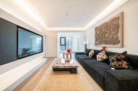 High-Floor Spacious 2BR Apartment in Laoximen (L8/L9/L10)