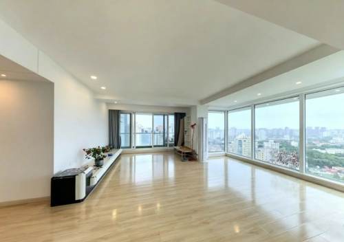 Housing image — Living Room