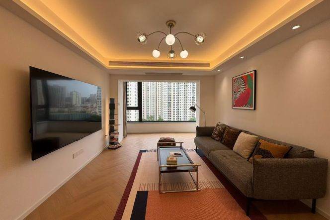 Spacious 2BR Apartment at 8 Park Avenue (L7)