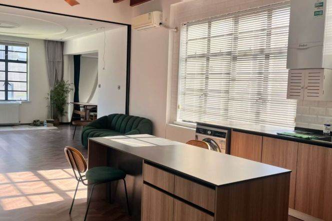 Spacious 1BR Heritage Apartment in Old Xuhui with Floor-to-Ceiling Windows (L1/L7)