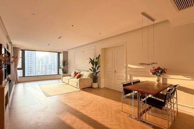 High-Floor Spacious High-Ceiling 2BR Apartment near Zhenping Rd Metro with Green View (L3/L4/L7)