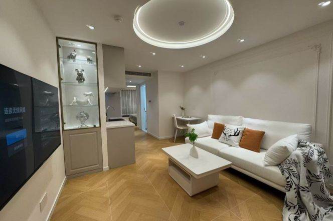 High-Floor 1BR Apartment near Nanjing Xi Lu (L2/L12/L13)
