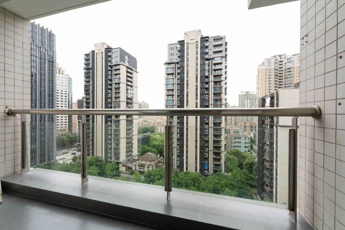 Housing image — Balcony