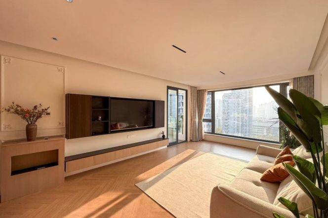 High-Floor Spacious High-Ceiling 2BR Apartment near Zhenping Rd Metro with Green View (L3/L4/L7)