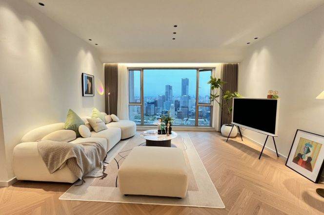 High-Floor Spacious 2BR Apartment near Shangcheng Rd Metro