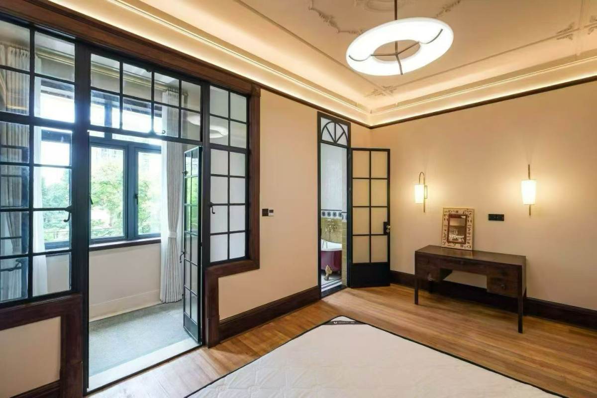 Housing image — Living Room