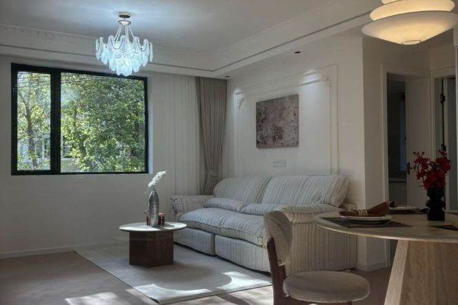 2BR Apartment in Xujiahui (L15)