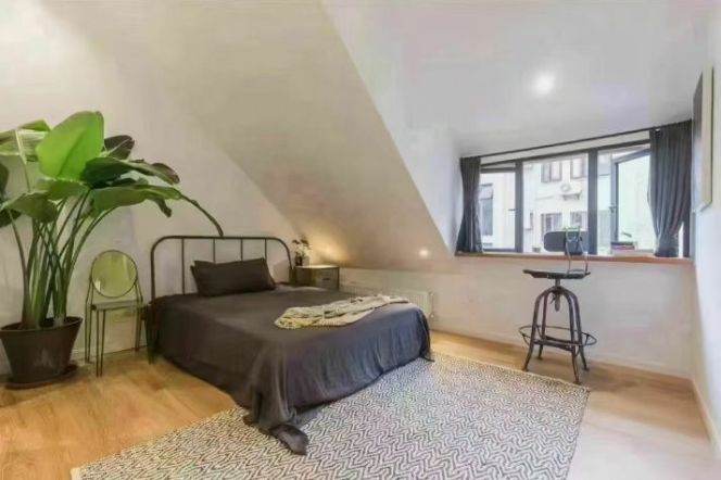 High-Ceiling 2BR Heritage Apartment in Old Xuhui (L1/L10)