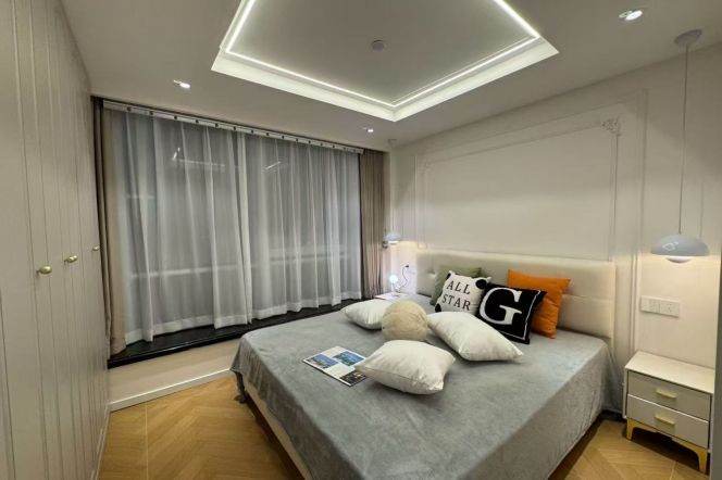 High-Floor 1BR Apartment near Nanjing Xi Lu (L2/L12/L13)