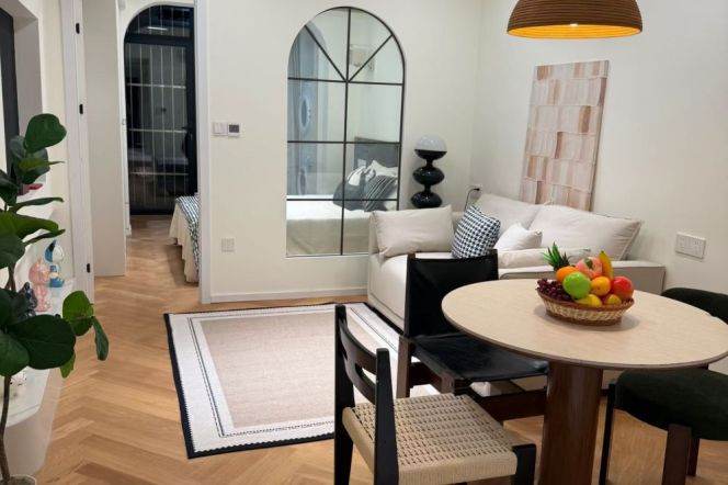 1BR Apartment in Old Xuhui (L9/L12)