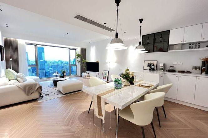 High-Floor Spacious 2BR Apartment near Shangcheng Rd Metro