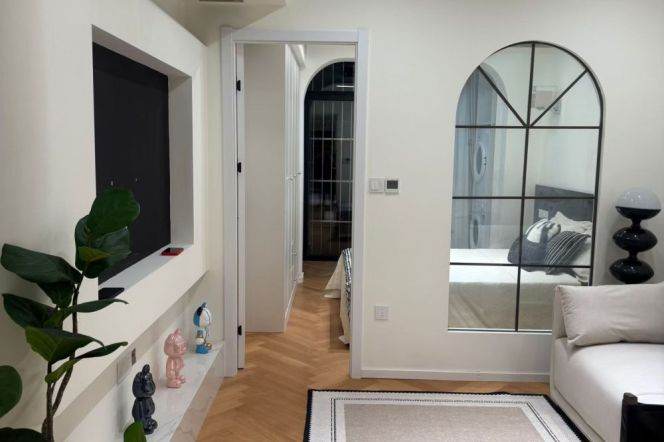 1BR Apartment in Old Xuhui (L9/L12)
