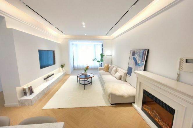 Spacious 1BR Apartment in Laoximen (L8/L9/L10)