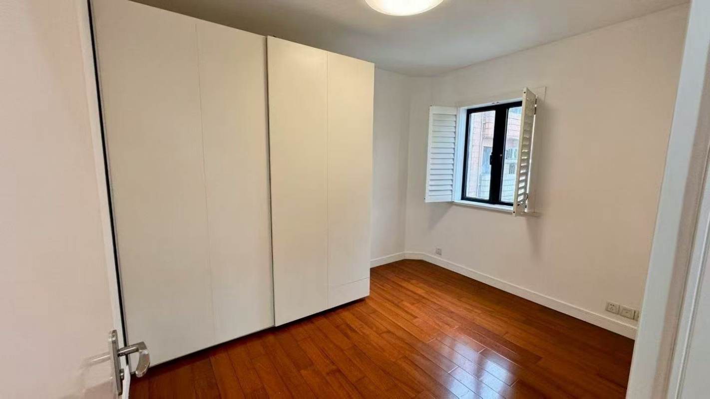 Housing image — Bedroom