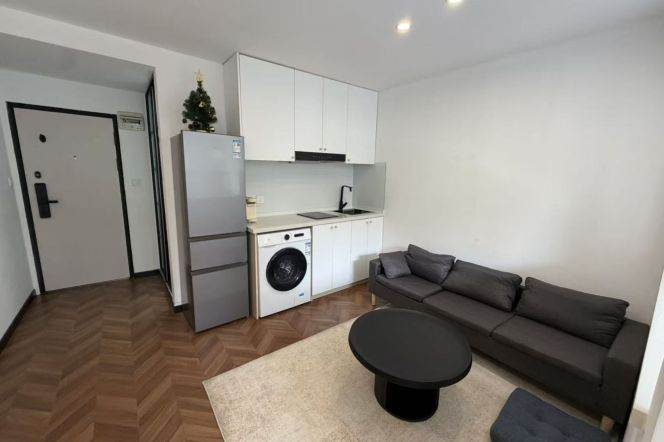 1BR Lane House in Old Xuhui (L9/L12)