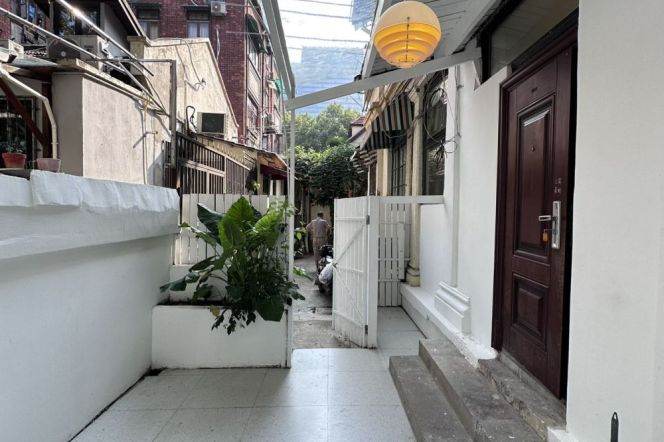 1BR Apartment near South Shaanxi Rd Metro with Terrace (L1/L10/L12)