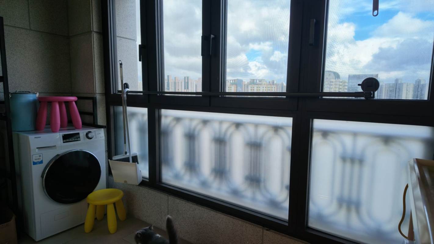 Housing image — Balcony