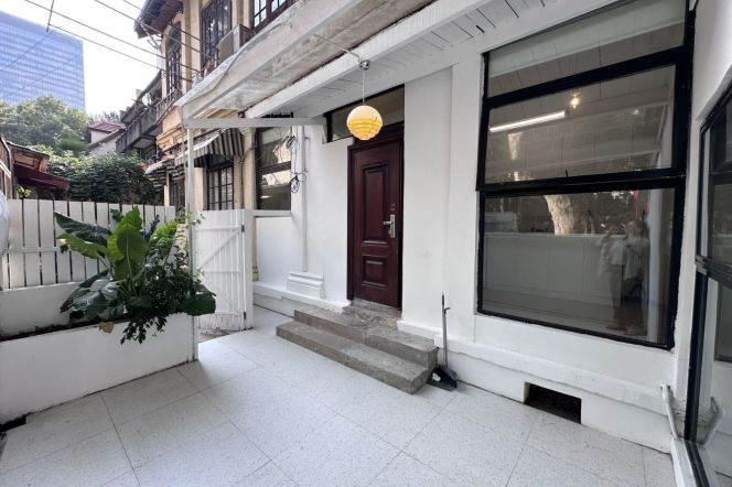 1BR Apartment near South Shaanxi Rd Metro with Terrace (L1/L10/L12)