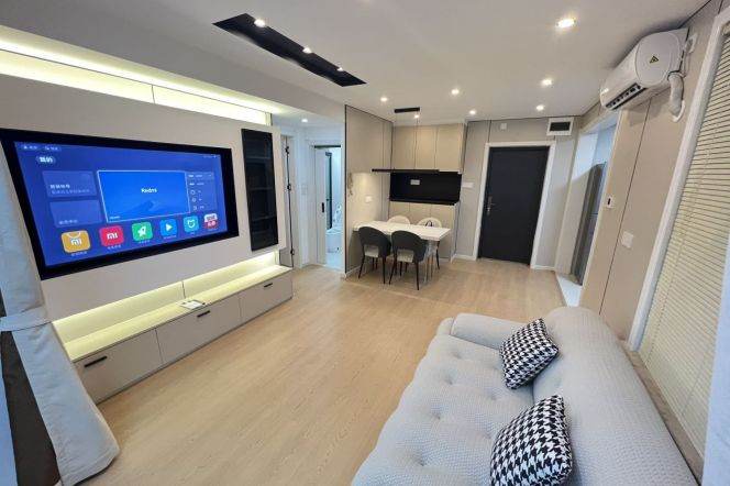 1BR Apartment near HKRI Taikoo Hui (L13)