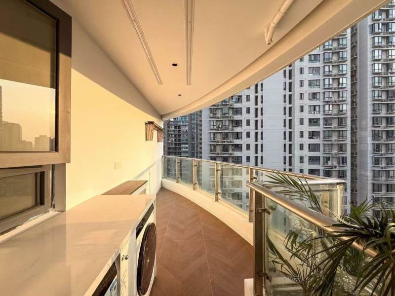 Housing image — Balcony
