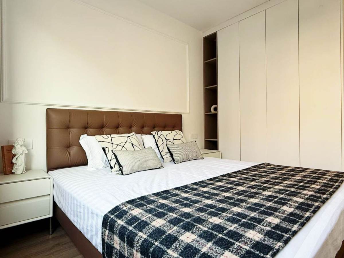 Housing image — Bedroom