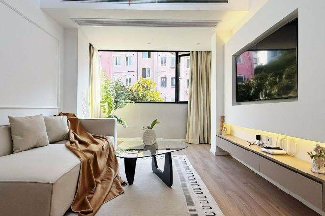 1BR Apartment in Hongqiao CBD (L10)