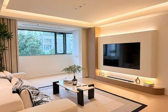 Spacious 2BR Apartment near Jiaotong University Metro (L10/L11)