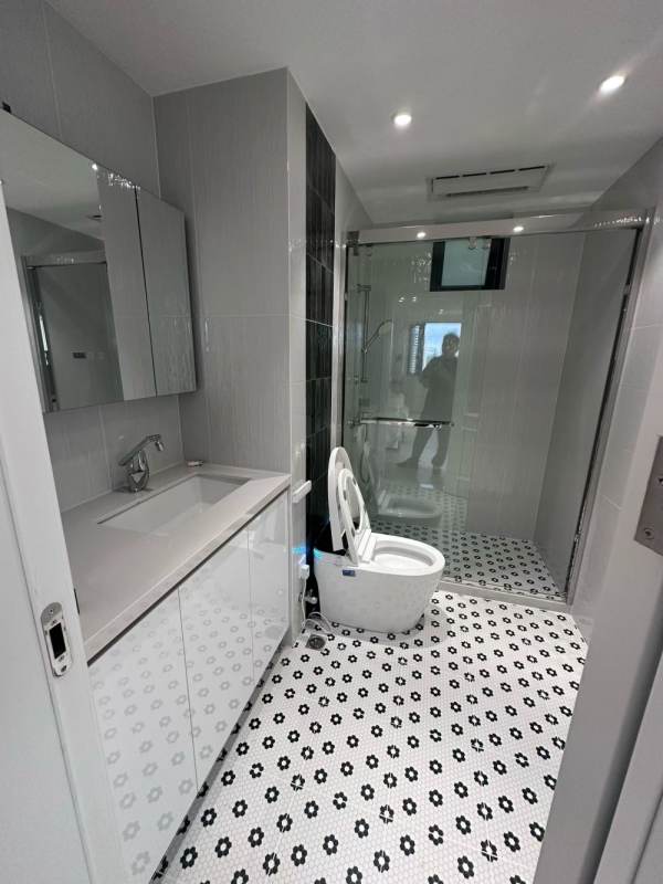 Housing image — Bathroom
