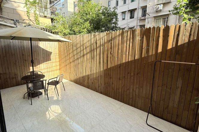 1BR Apartment near Zhongshan Park with Terrace (L11/L13)