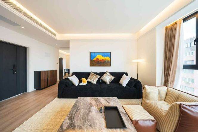 High-Floor 3BR Apartment near Nanpu Bridge Metro (L4/L9)