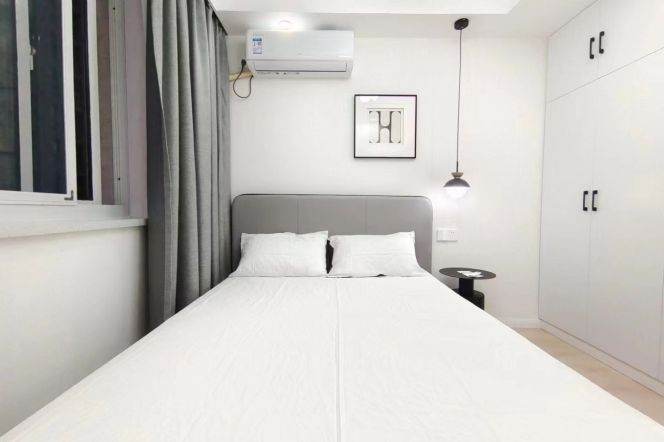 2BR Apartment near Hongqiao Rd Metro (L3/L4/L10)