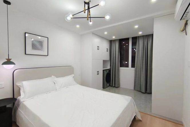 2BR Apartment near Hongqiao Rd Metro (L3/L4/L10)