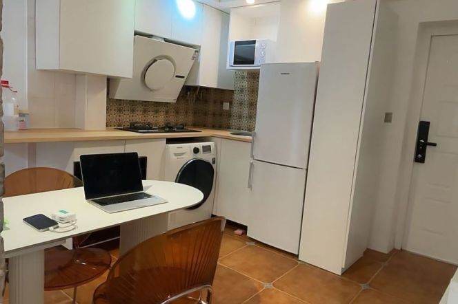 1BR Apartment in Xujiahui with Terrace (L1/L9/L11)